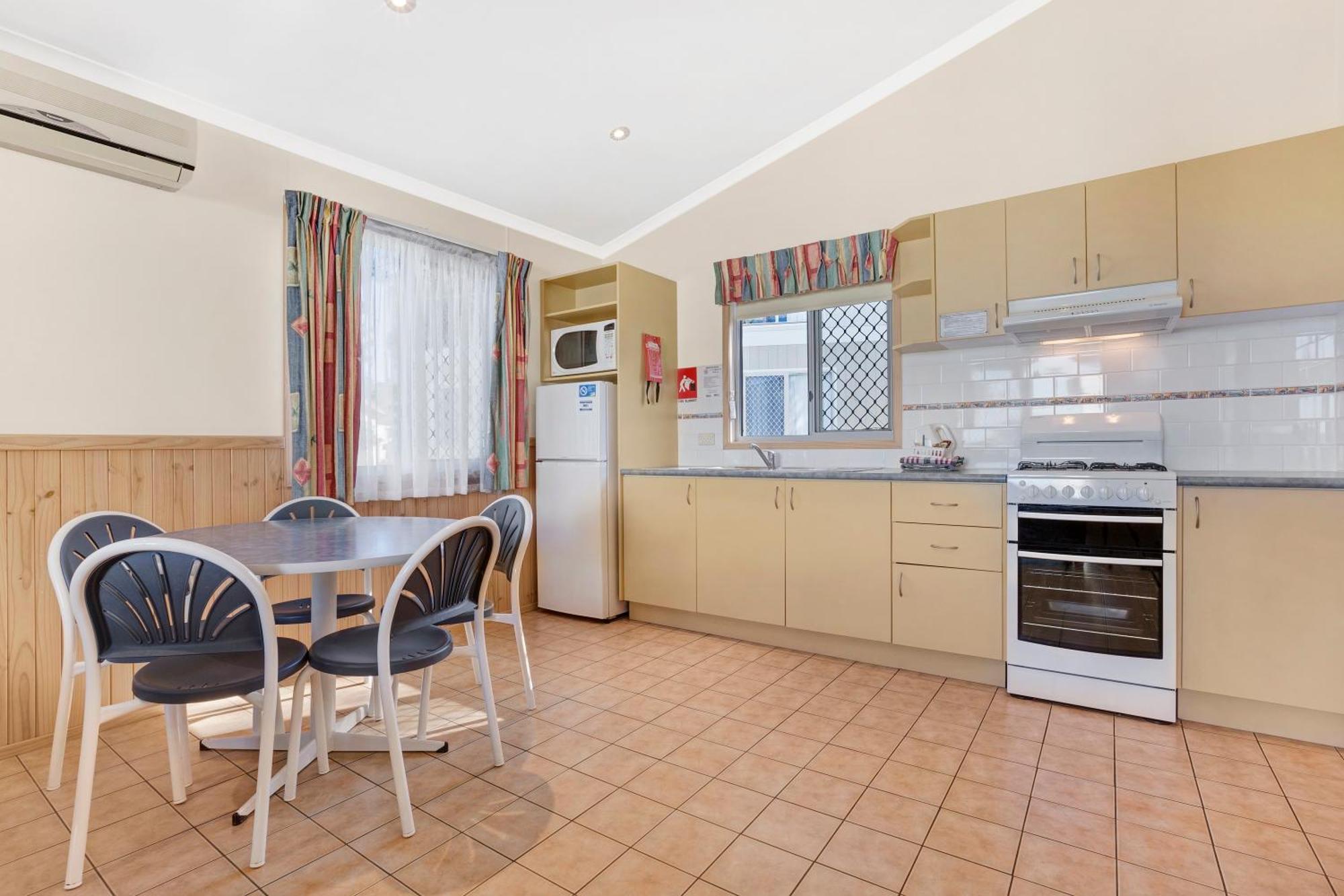 Big4 Easts Beach Holiday Park Kiama Room photo